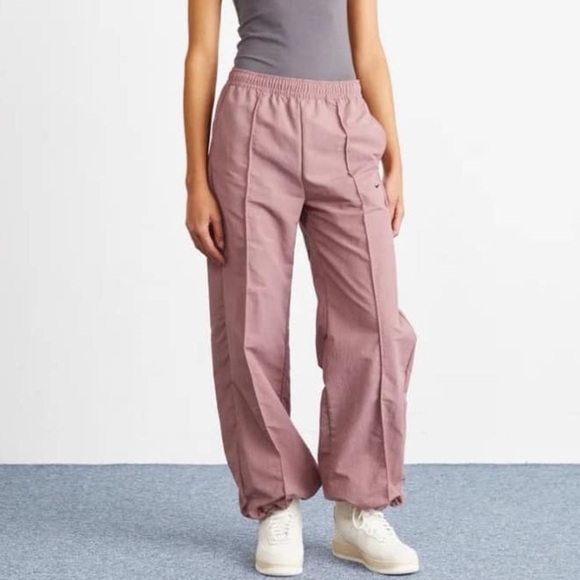 Nike Women's Mauve Pants - Picture 2 of 8